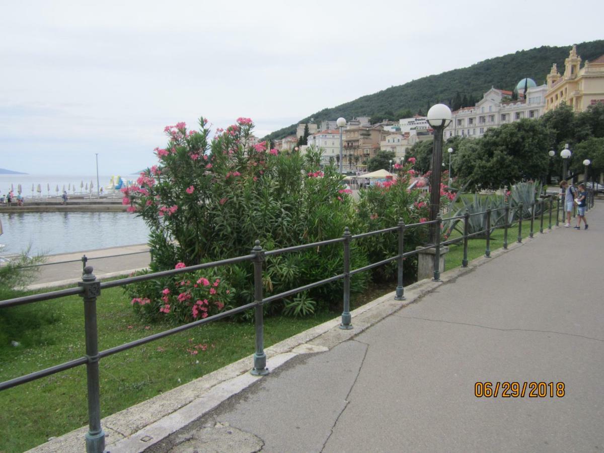 Apartman Paun Apartment Opatija Bagian luar foto